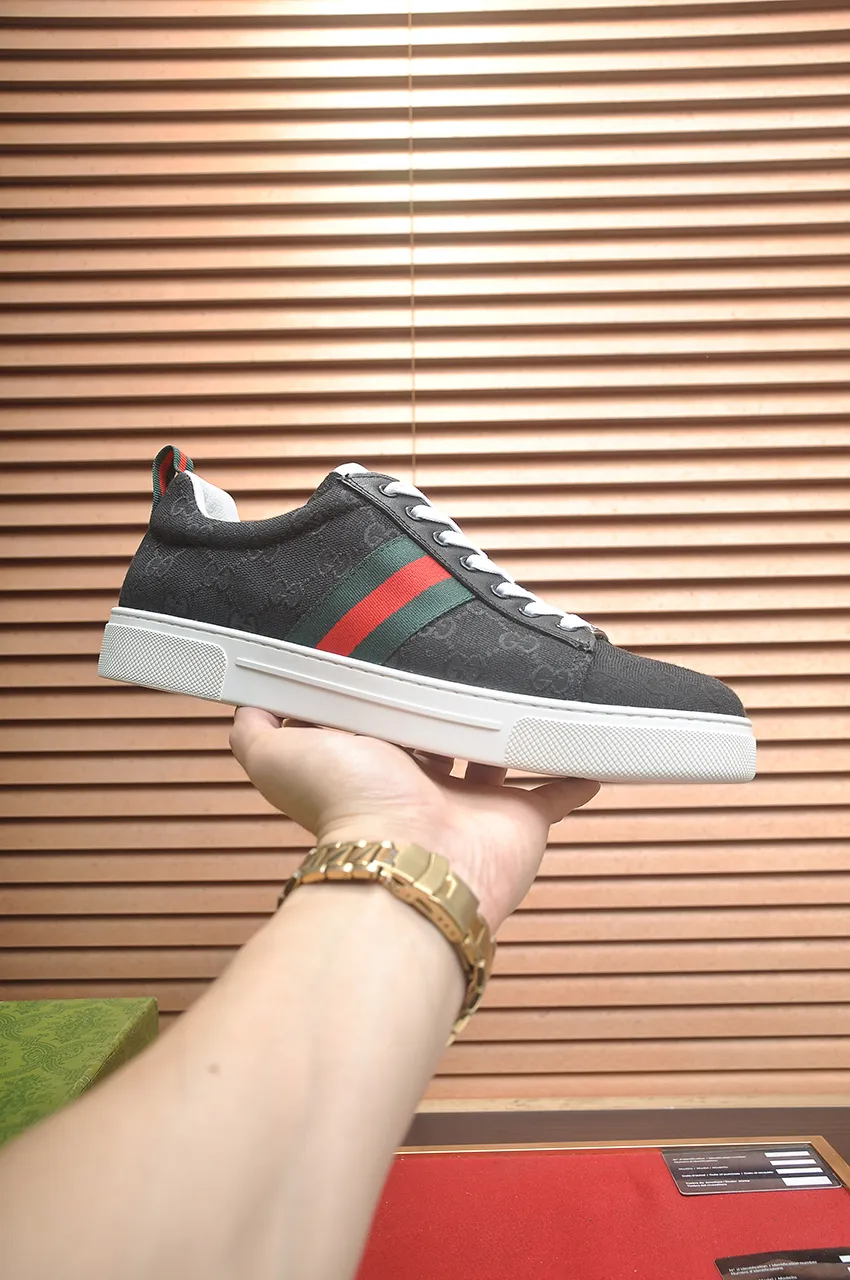 Men's men's shoes💰420💶[GUCCI Gucci] official website 1:1 men's sports shoes are now on the market, using original Gucci fabric + gluten lining, plus the official website original 1:1 comfortable outsole. Fashionable and versatile, super comfortable and breathable. 5 colors available, standard shoe size 38/45 (custom-made sizes 45 are non-refundable)